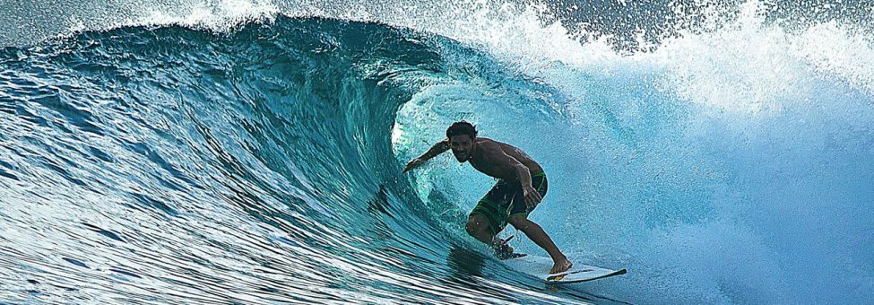 SURFING IN LOMBOK