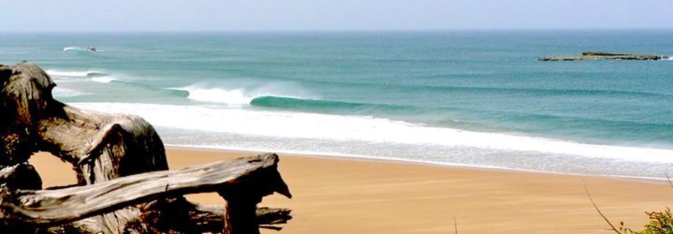 SURFING IN ALGARVE